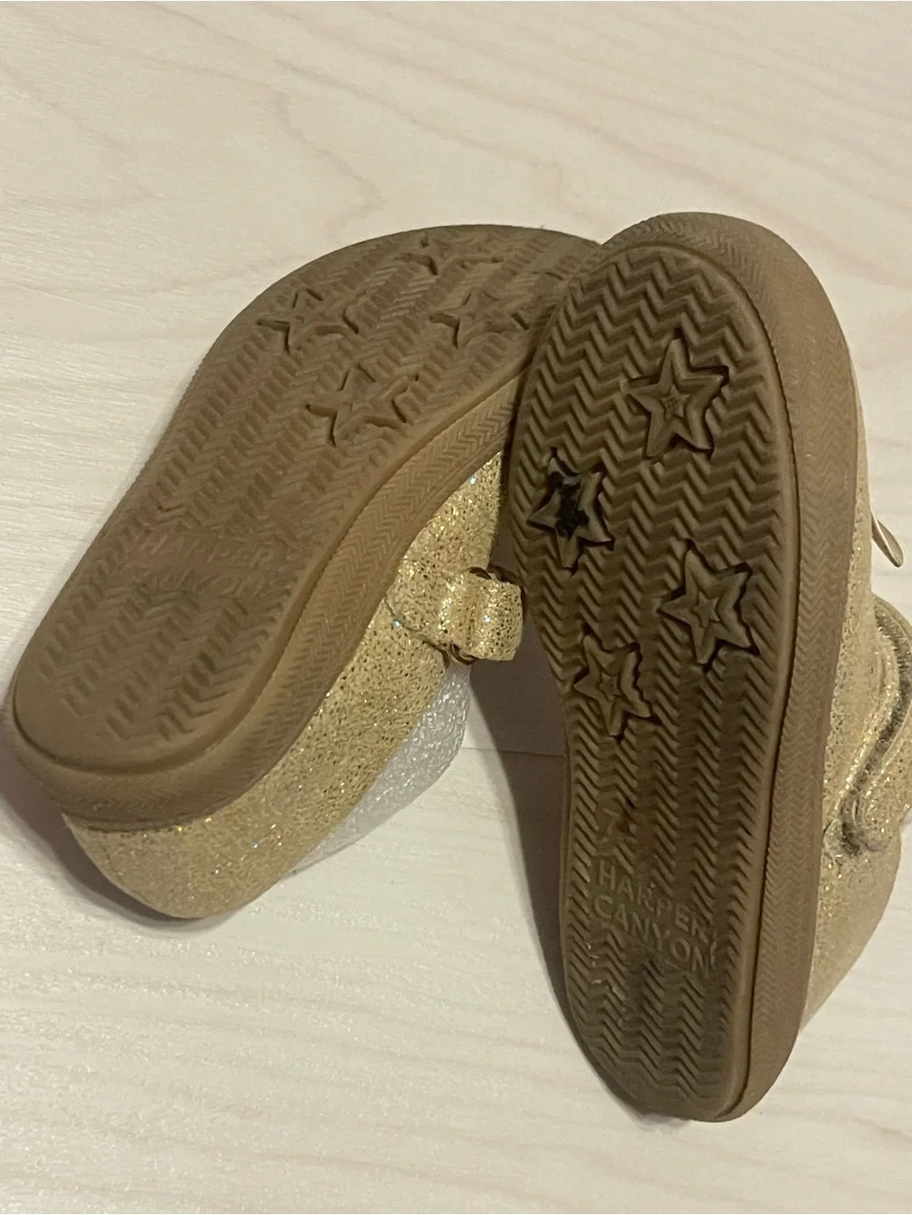 Harper Canyon Girls' Glitter Gold Mary Jane Shoes with Mouse Face
